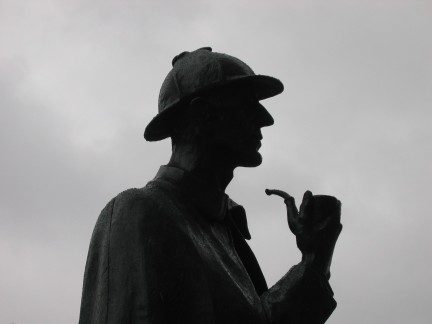 sherlock holmes statue